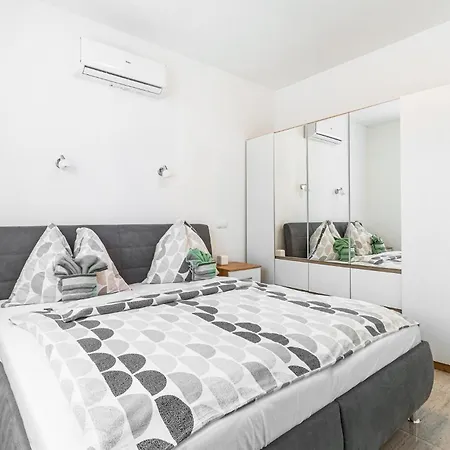 2 Bedroom Awesome In Nedeščina