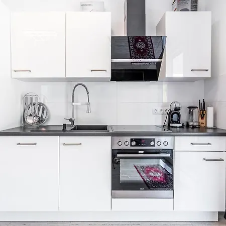 דירה 2 Bedroom Awesome In *