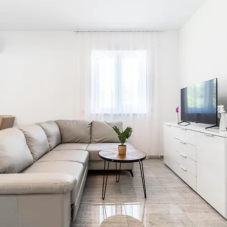 2 Bedroom Awesome In