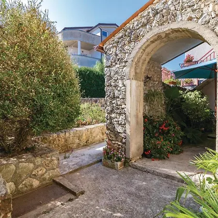 Apartment 2 Bedroom Awesome In *