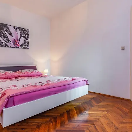 2 Bedroom Awesome In * Pula