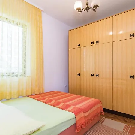 2 Bedroom Awesome In Apartment